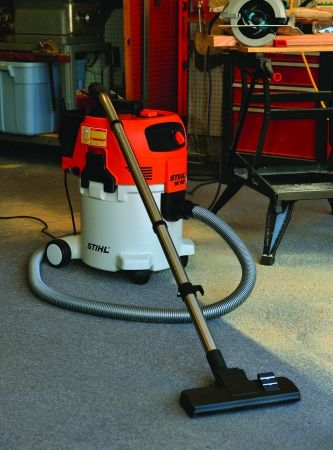 SE 122 Wet/Dry STIHL Vacuum for Professional Use